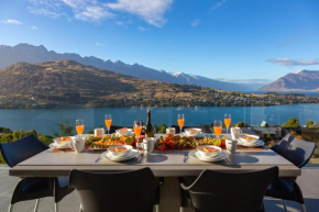 Aurora Lodge- AC- Free Parking- Hot Tub- BBQ